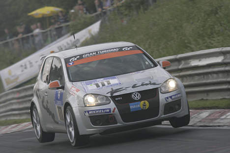 Teamet i Golf med startnr. 111 kørte i alt 101 omgange på Nordschleife uden et eneste pitstop udover de rutinemæssige.